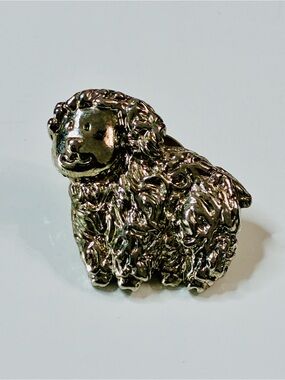 Silver Tone Sheep Brooch Pin VTG Unisex Outcast Loner Casual Stackable